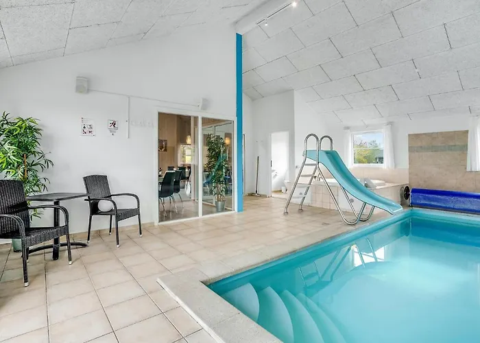 Dom wakacyjny Gorgeous In Idestrup With Sauna *