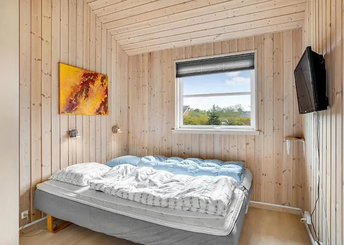 Dom wakacyjny Gorgeous In Idestrup With Sauna *